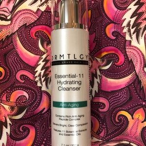 Essential-11 Hydrating Cleanser